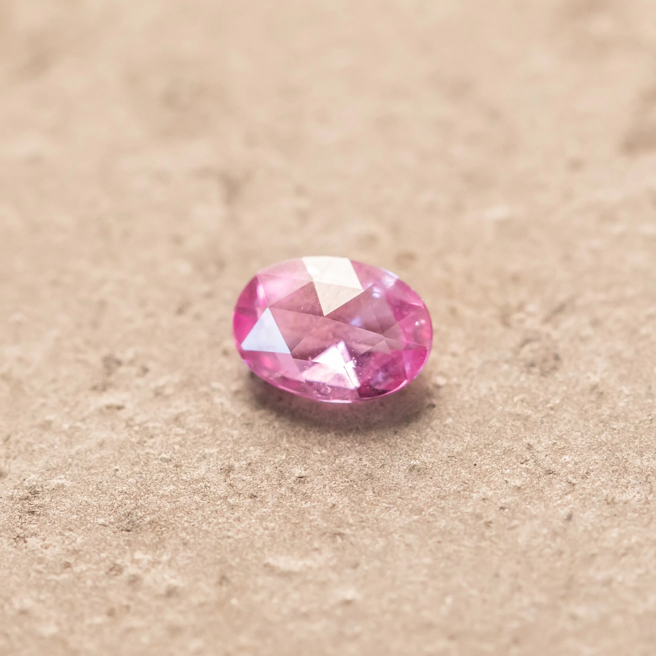 0.95CT OVAL ROSECUT TANZANIA SAPPHIRE, VIBRANT PINK, 7.20X5.20MM