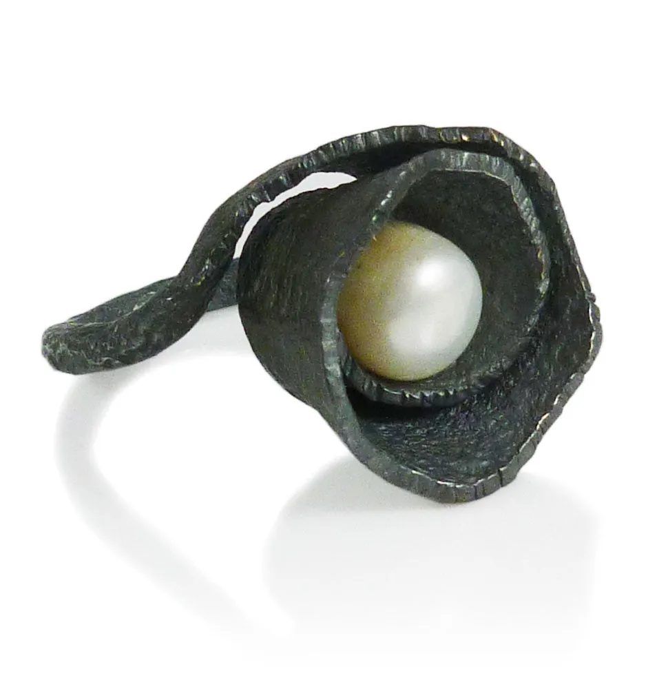 Barcelona Pearl Flower Wrap Ring