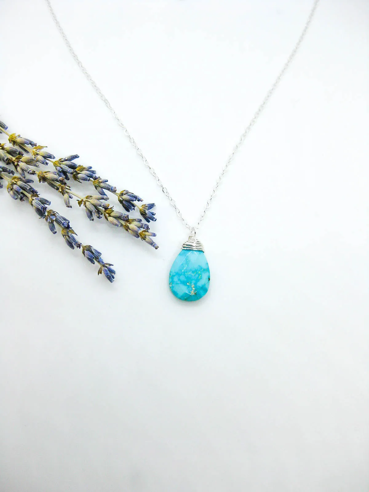 Clover: Turquoise Necklace - n640