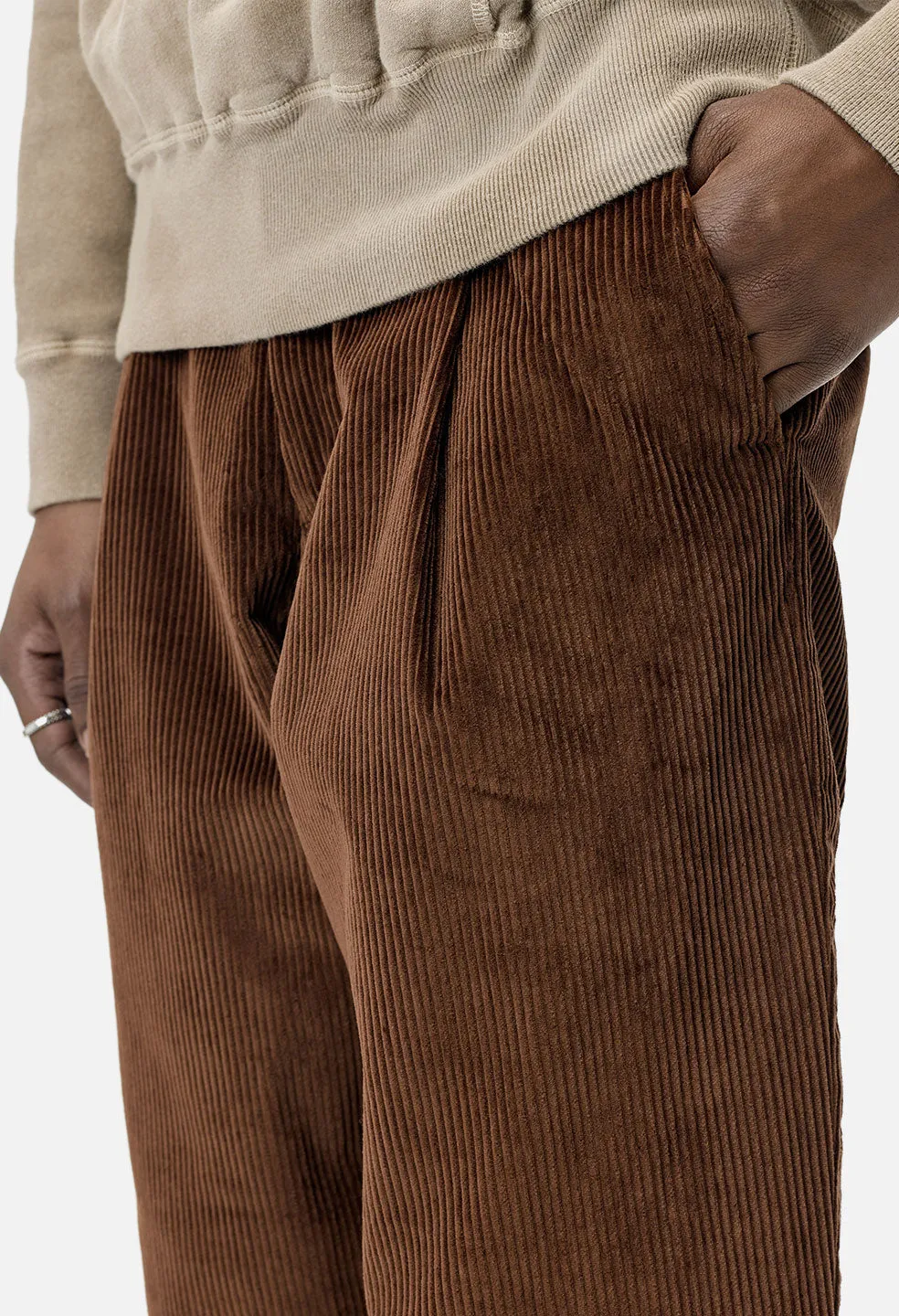 Corduroy Wide Tuck Pants / Brown