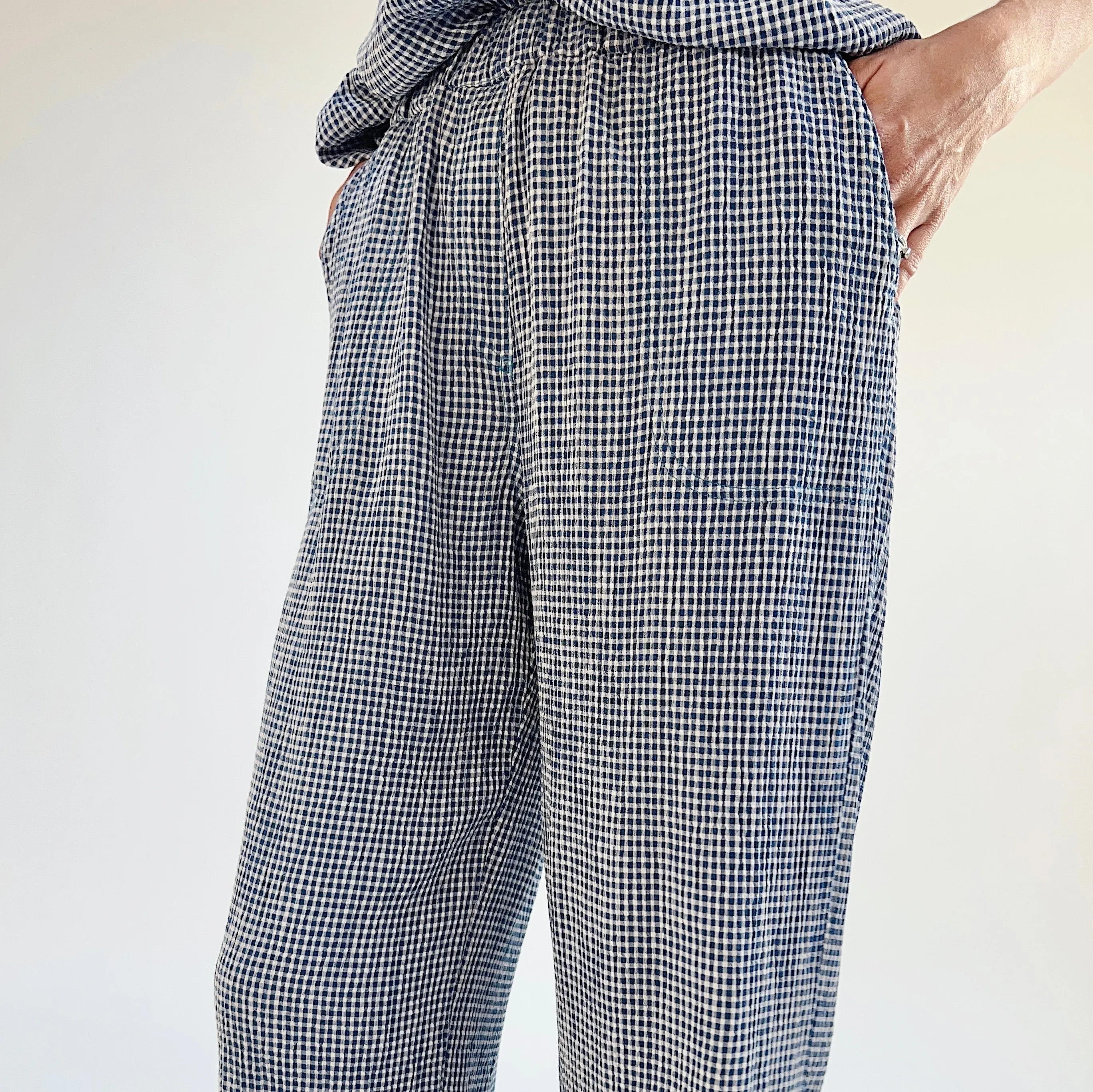 Cut Loose | Crinkle Mini Check Easy Crop Pant in Amalfi