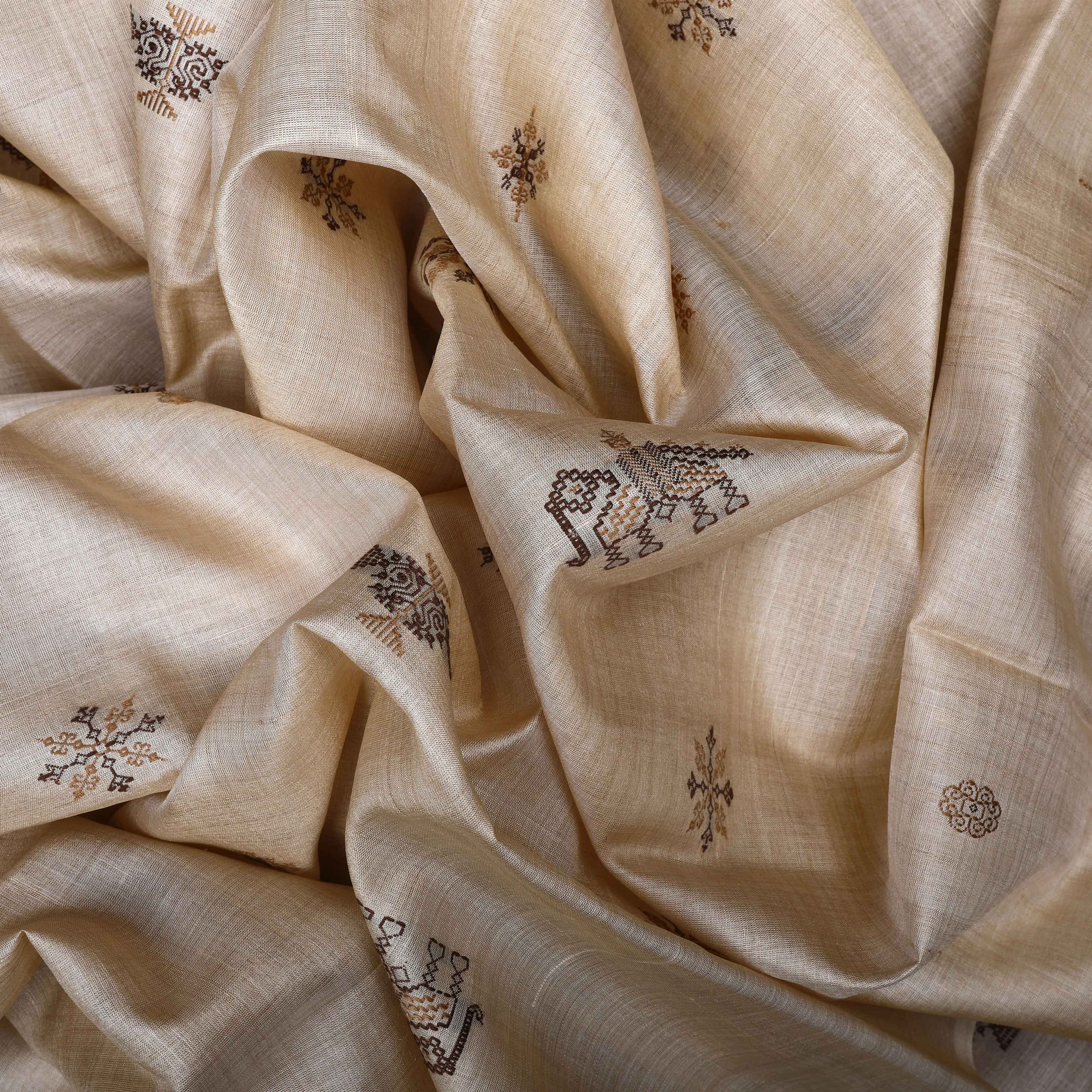 Handwoven Off-white Tussar Silk Saree - 1189T003376DSC