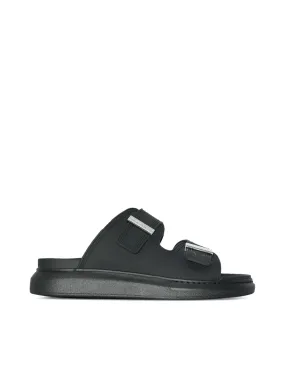 Hybrid sandals with oversized upper and sole