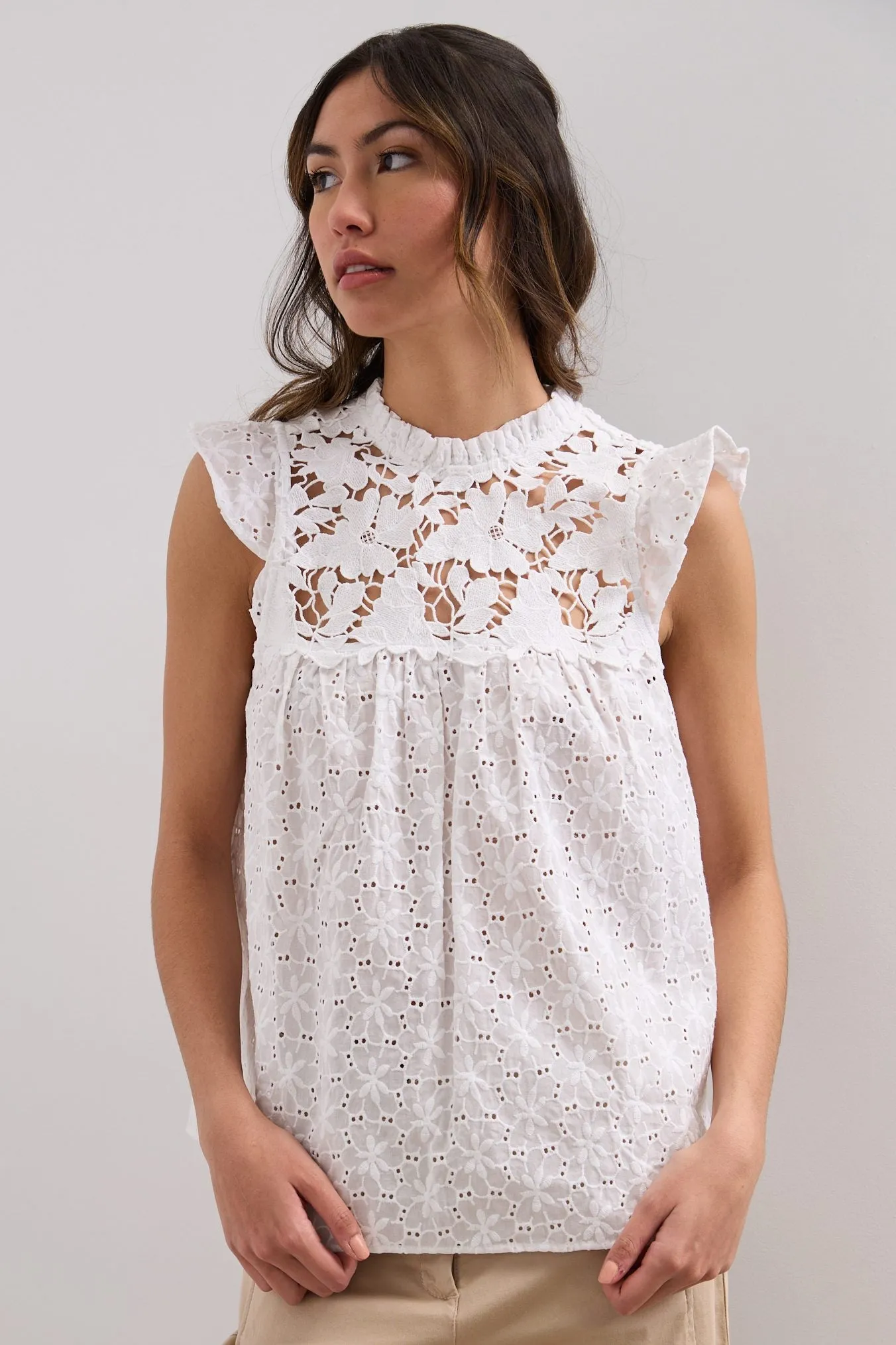 Lace sleeveless blouse